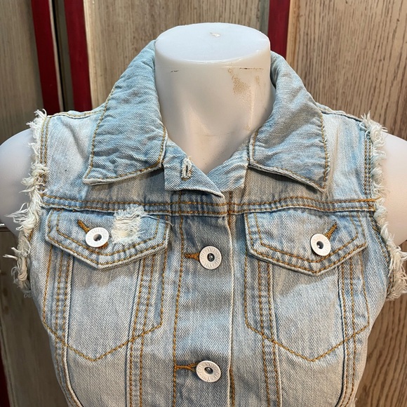 Denim vest small - Picture 4 of 8